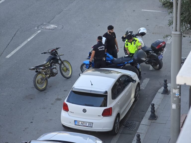 Abartı Egzoz Nedeniyle 4 Sürücüye Ceza Verildi